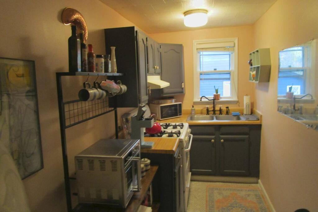 Boho-Chic Retreat - Unit 3 Apartment Bloomington Exterior photo